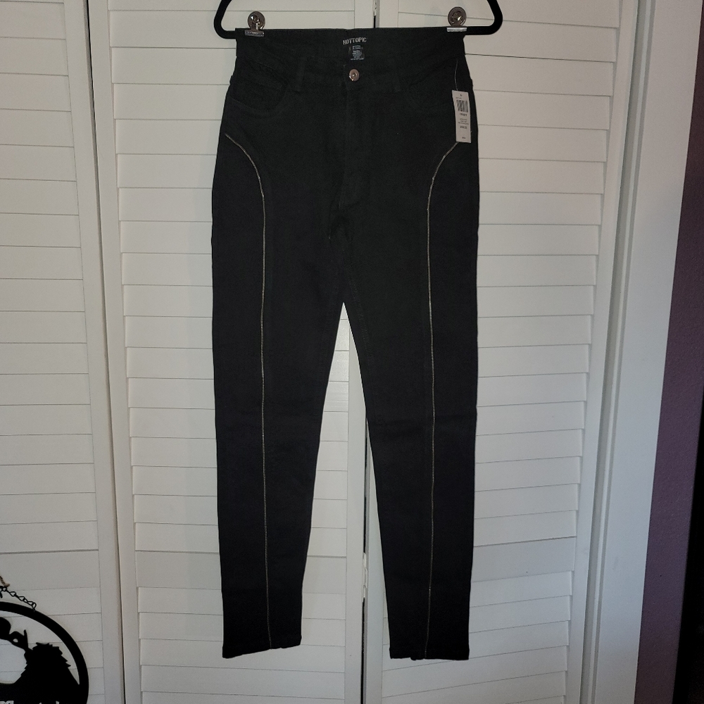 Hot Topic jeans with zipper style detail